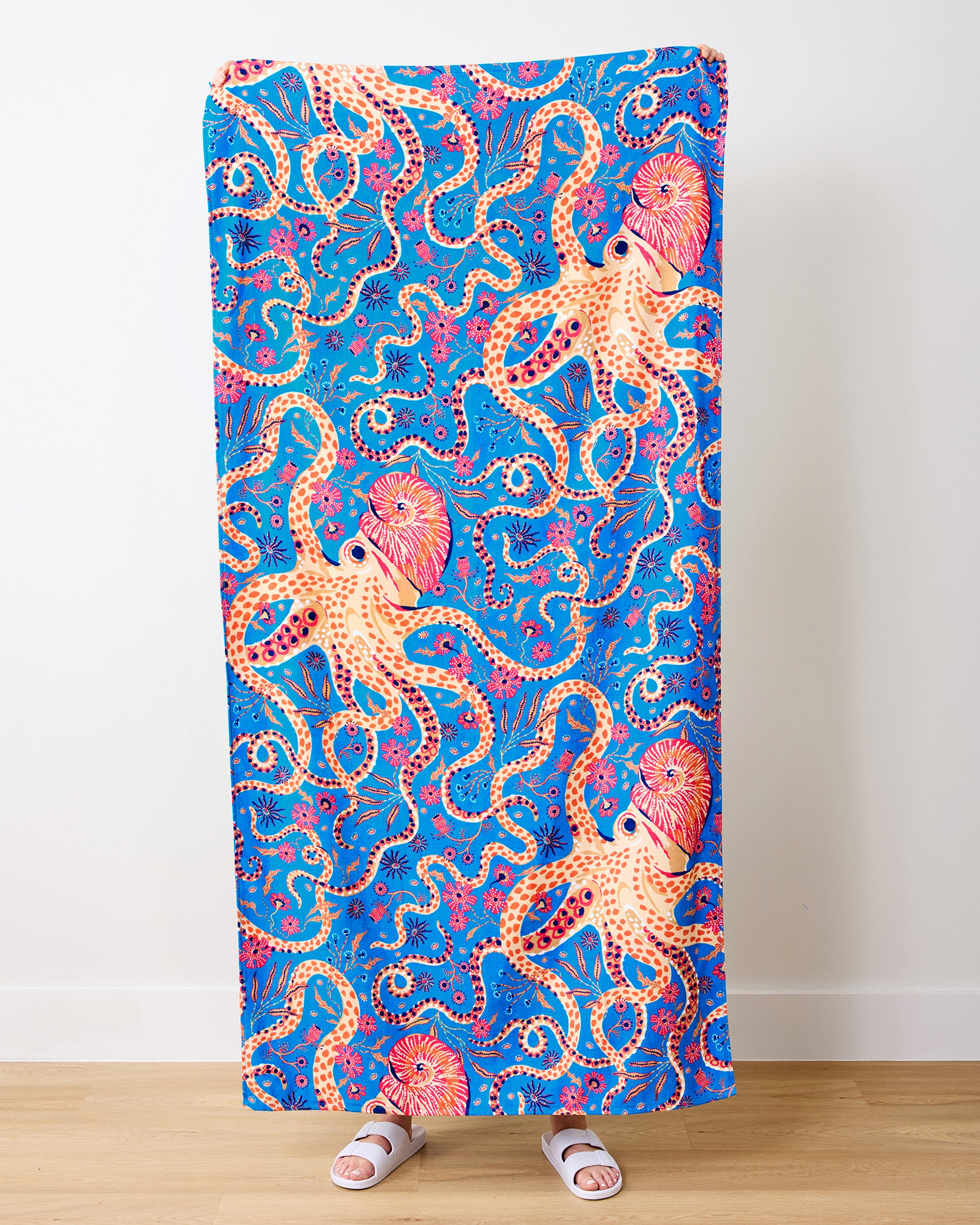 Octopus Isle - Beach Towel - Ocean Eyes